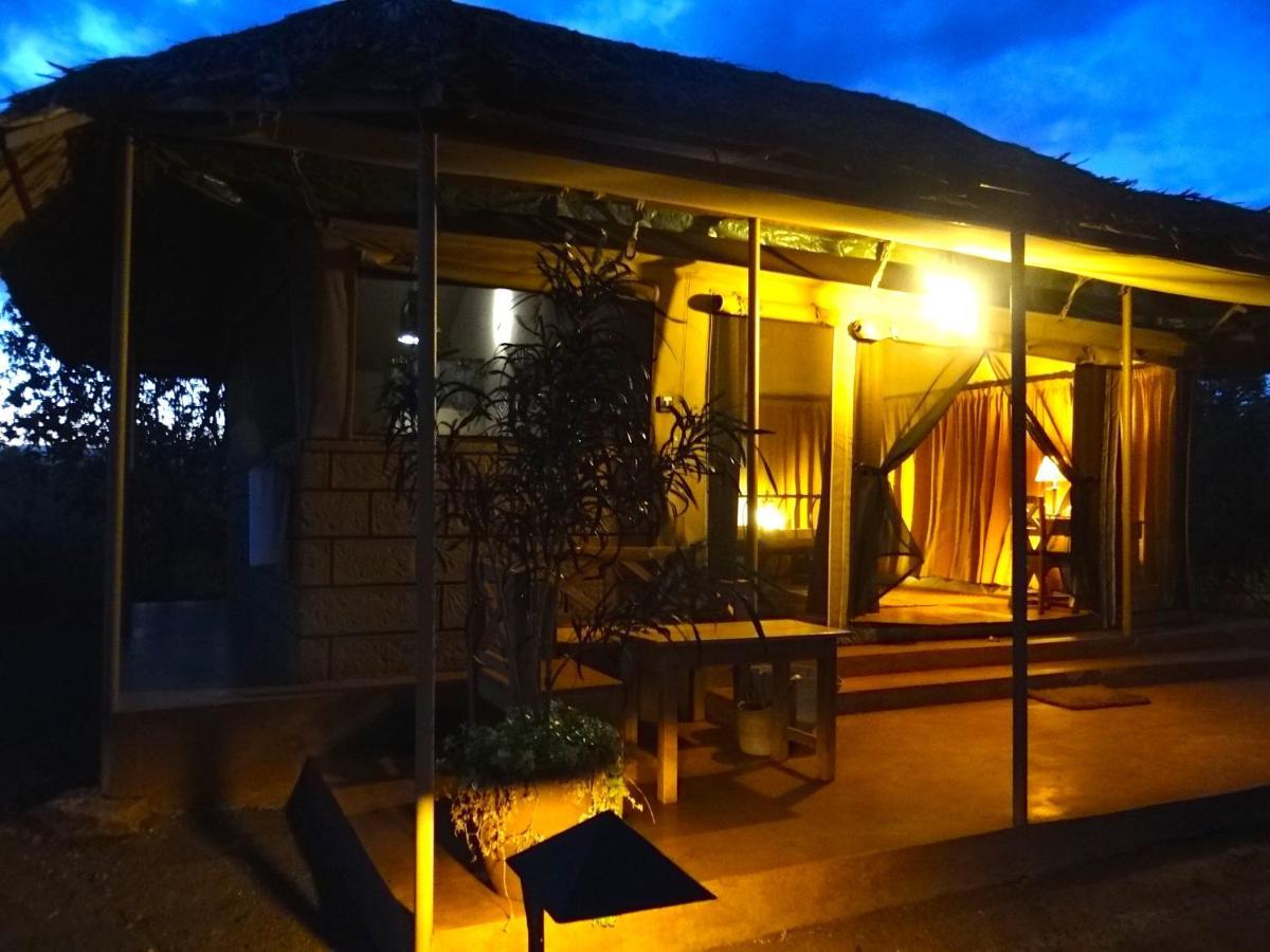 Ikweta Safari Camp Hotel Maua Ngoại thất bức ảnh