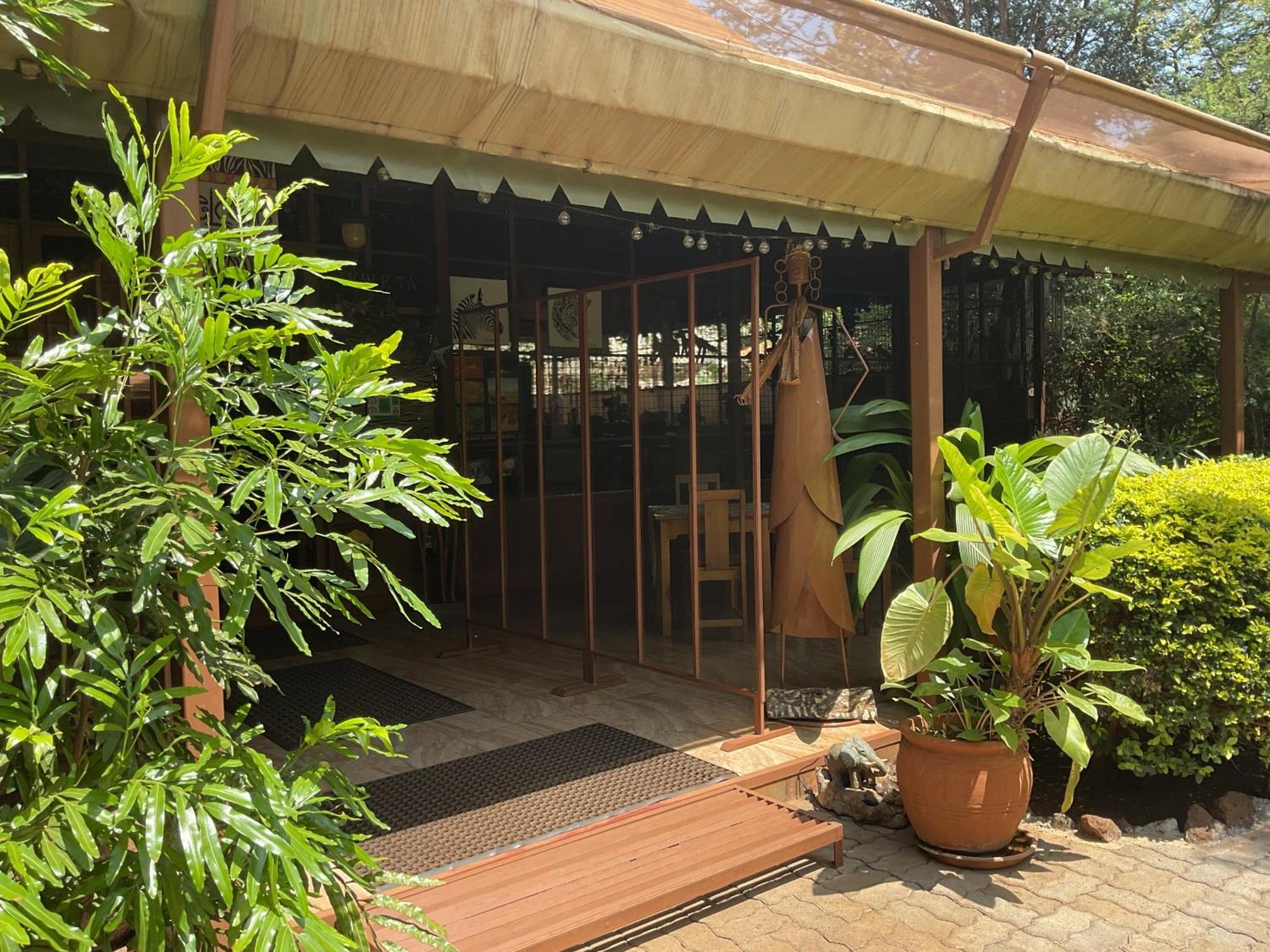 Ikweta Safari Camp Hotel Maua Ngoại thất bức ảnh