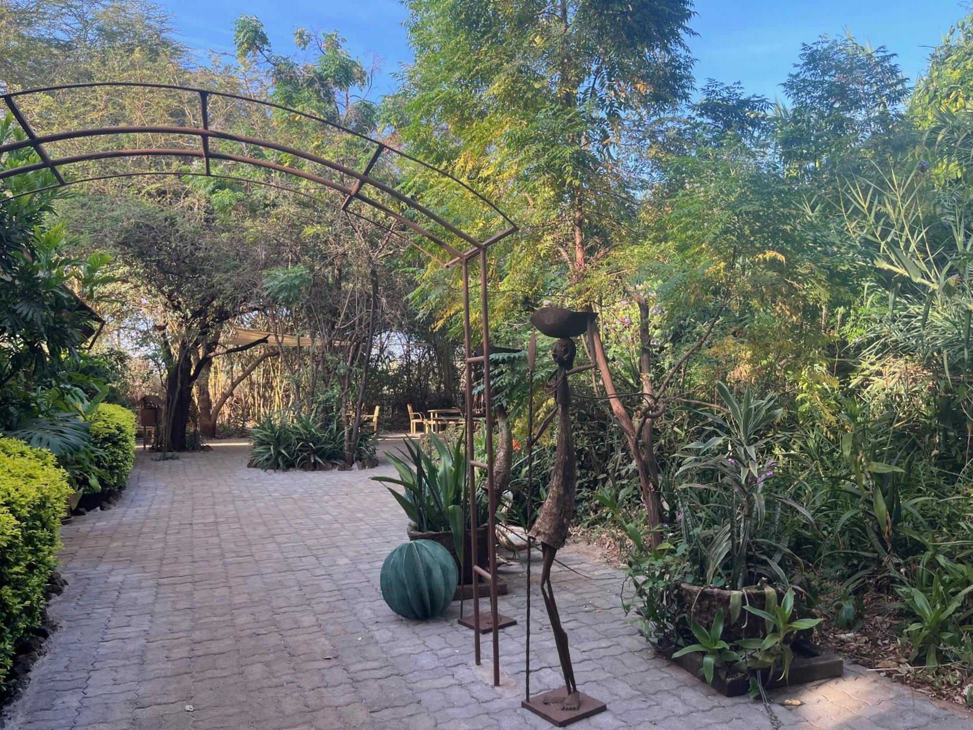 Ikweta Safari Camp Hotel Maua Ngoại thất bức ảnh