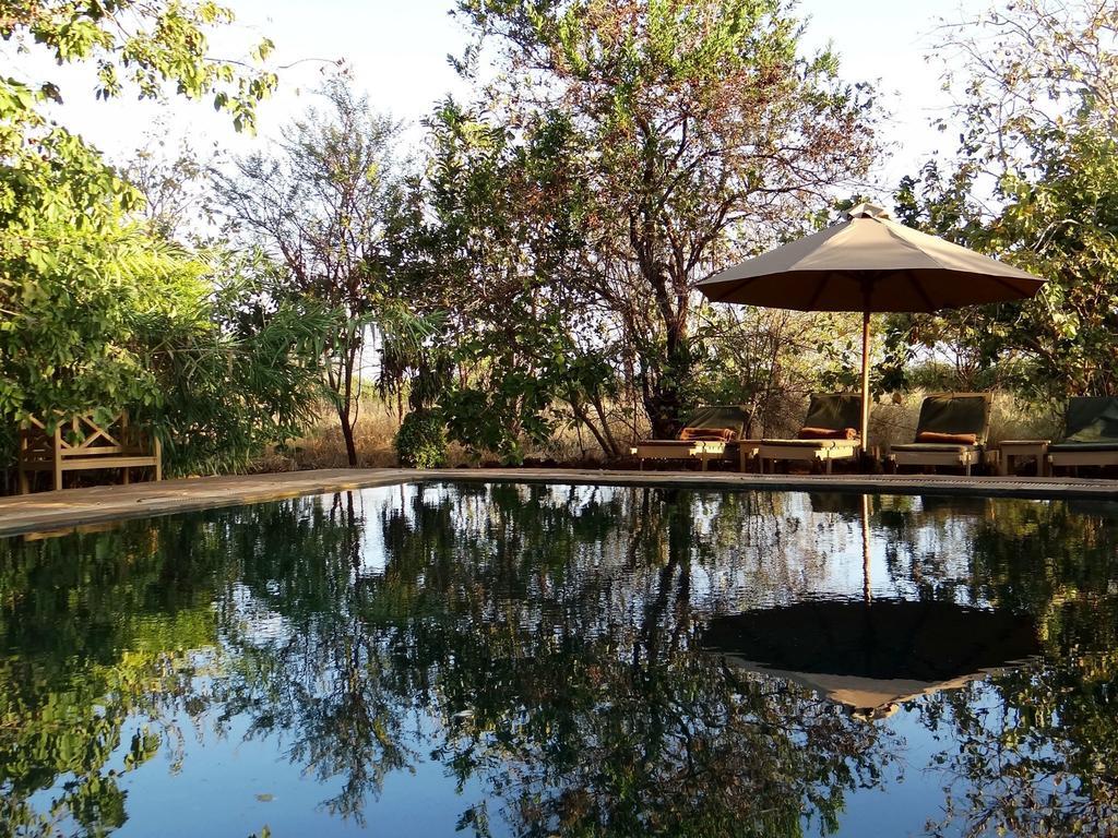 Ikweta Safari Camp Hotel Maua Ngoại thất bức ảnh