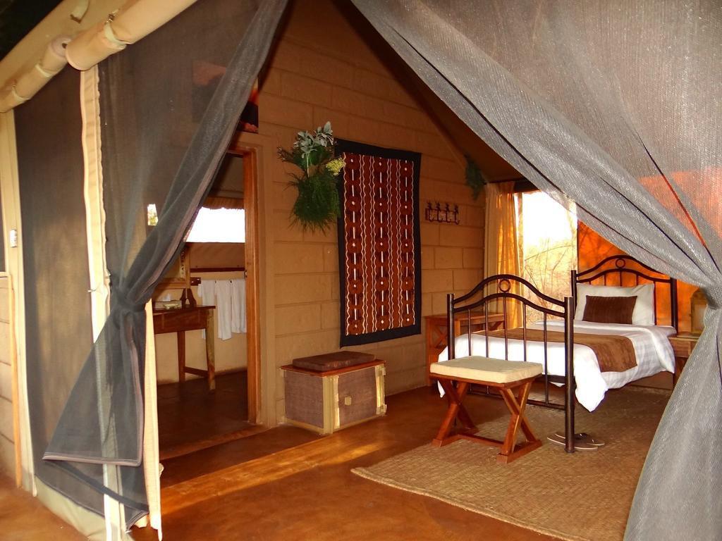 Ikweta Safari Camp Hotel Maua Ngoại thất bức ảnh
